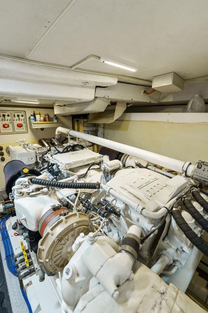 a room with a large white machine aboard LA BELLA VITA Yacht for Sale