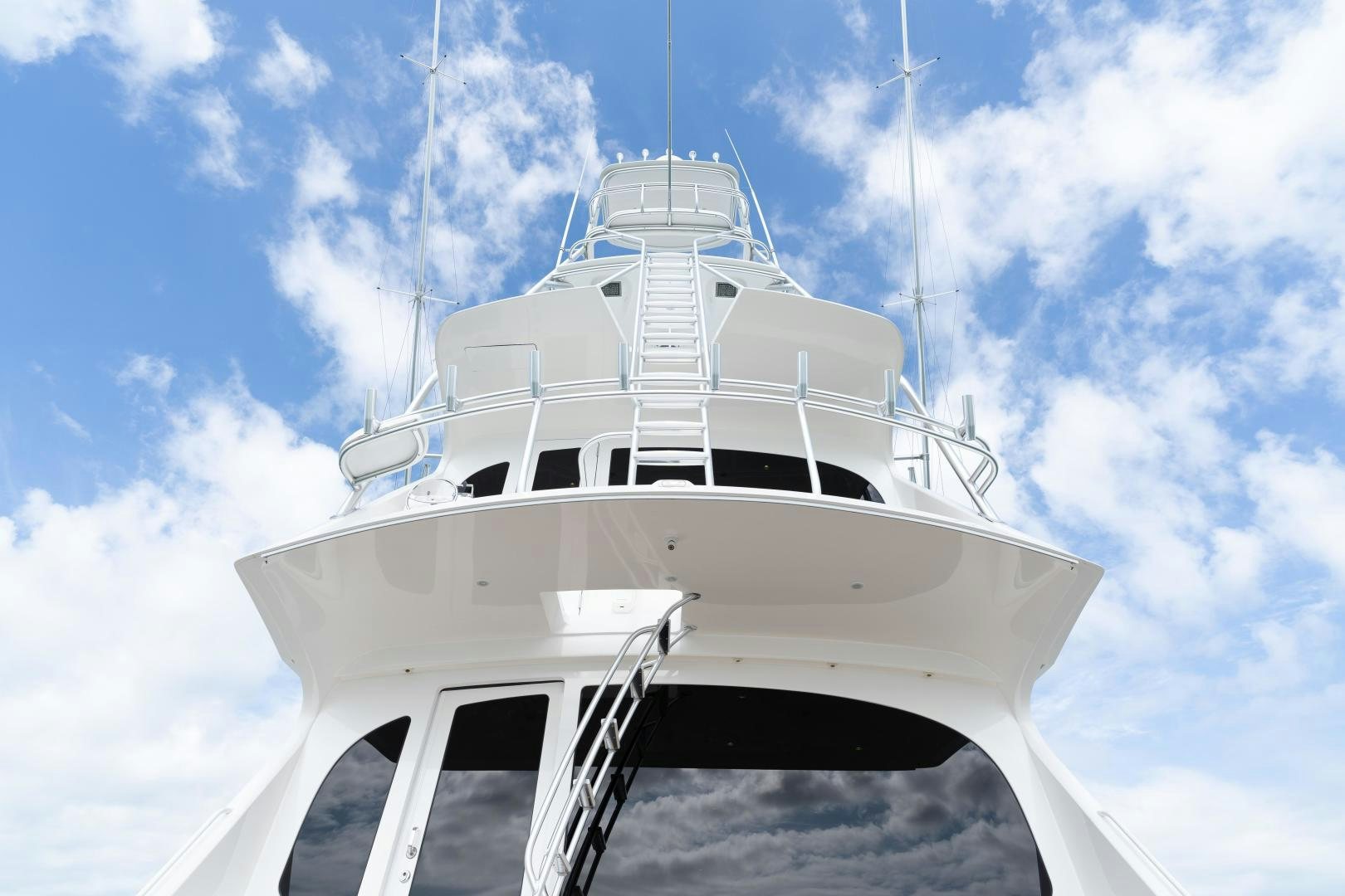 a white boat with a rope attached to it aboard MER SEA SAKES Yacht for Sale