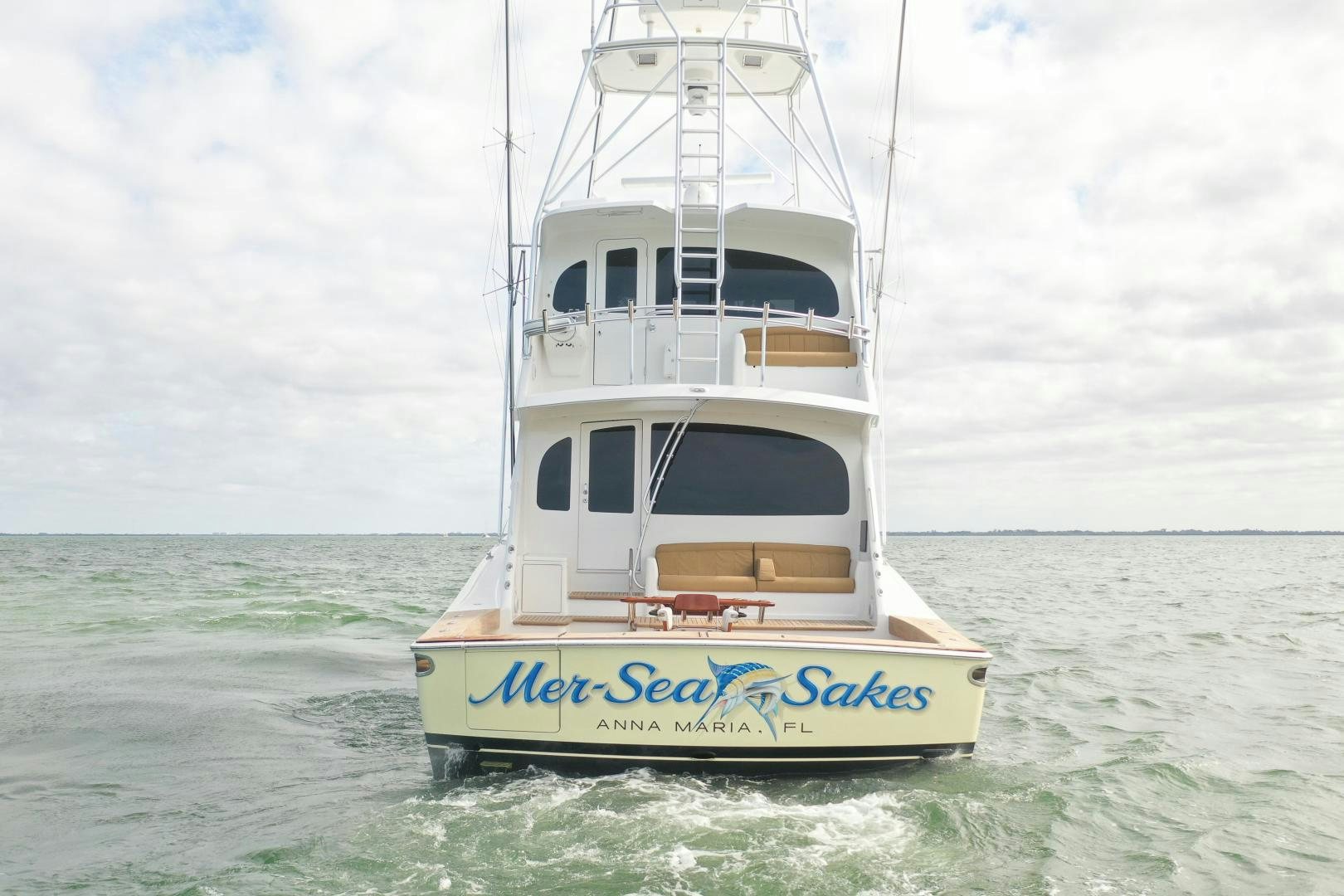 a boat in the water aboard MER SEA SAKES Yacht for Sale