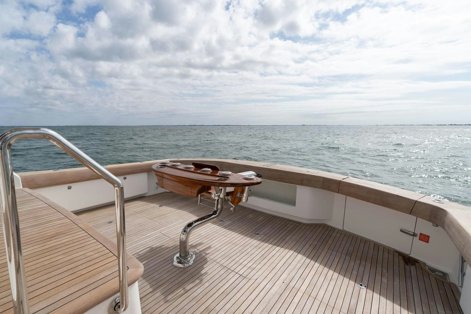 a boat on a body of water aboard MER SEA SAKES Yacht for Sale