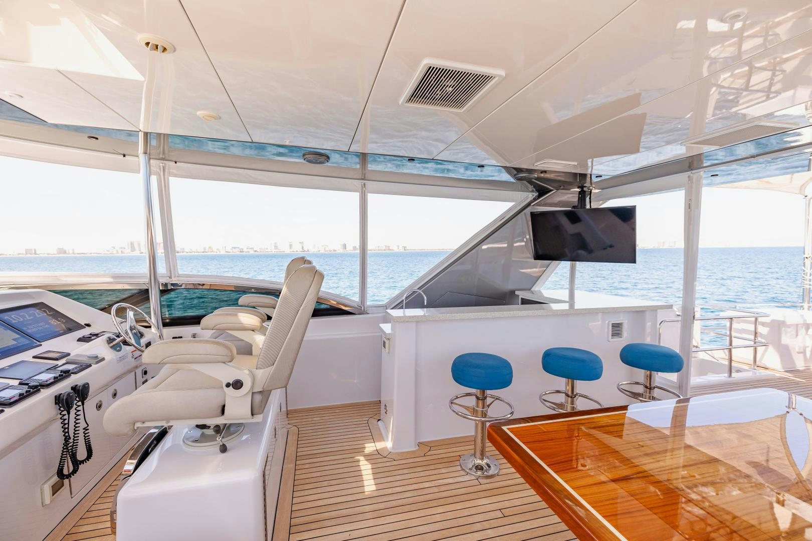 inside of a boat aboard BELLA SKY Yacht for Sale