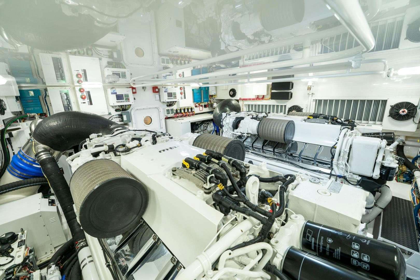 a room with several machines aboard AUSPICIOUS Yacht for Sale