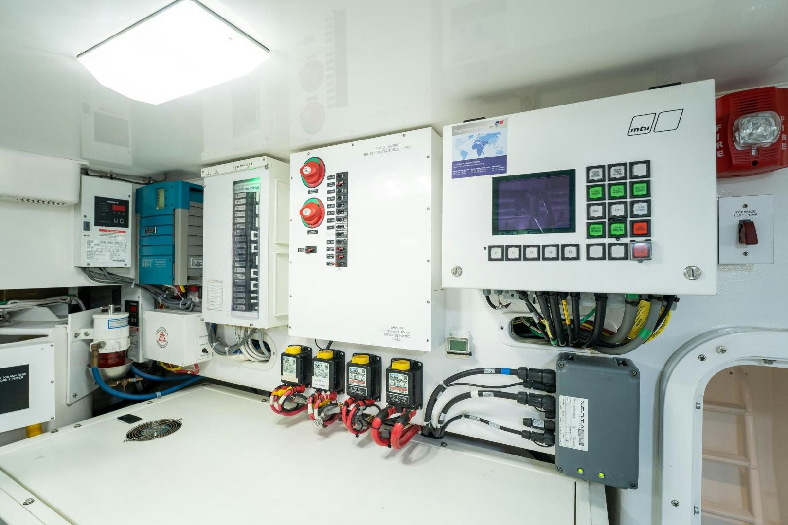 a room with several machines aboard AUSPICIOUS Yacht for Sale