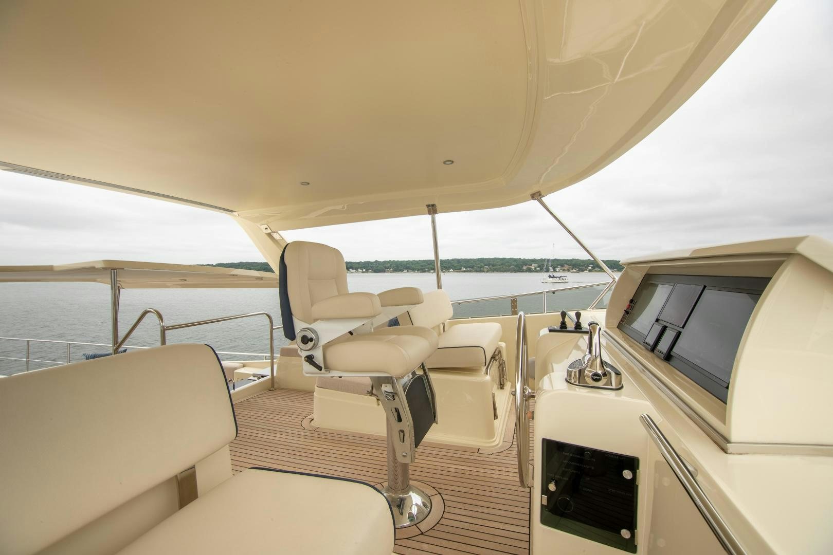 inside of a boat aboard PRETTY LADY Yacht for Sale