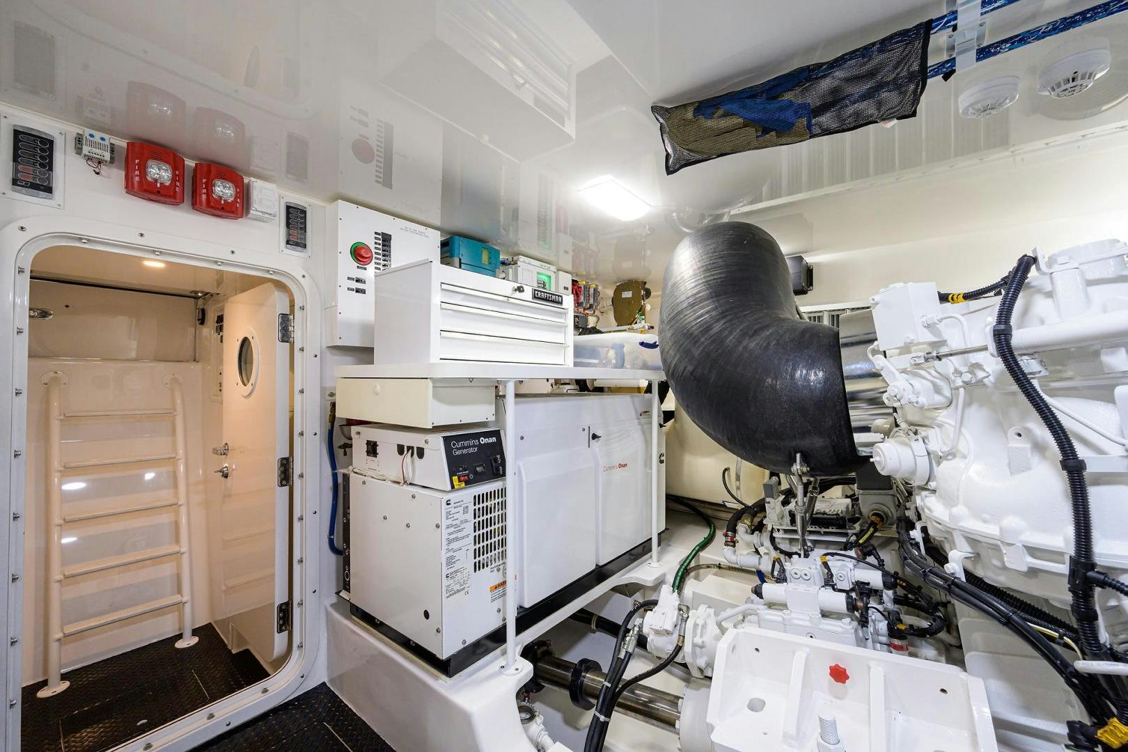 a room with medical equipment aboard QUICK RAISE Yacht for Sale