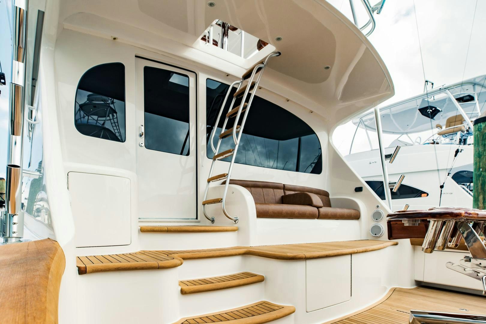 a room with a large white object aboard SHOE Yacht for Sale