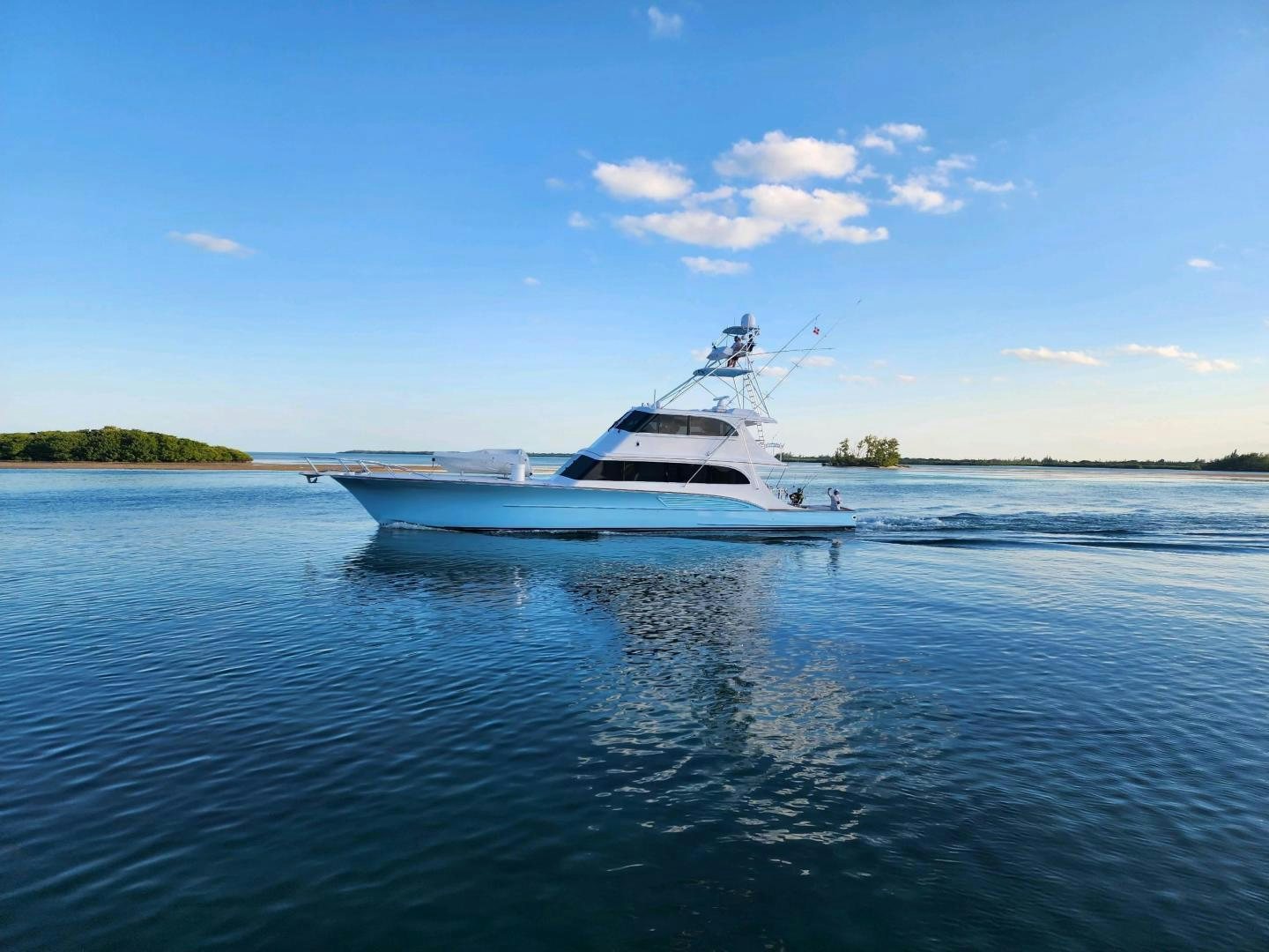 a boat in the water aboard CAPITAN MORGAN  Yacht for Sale