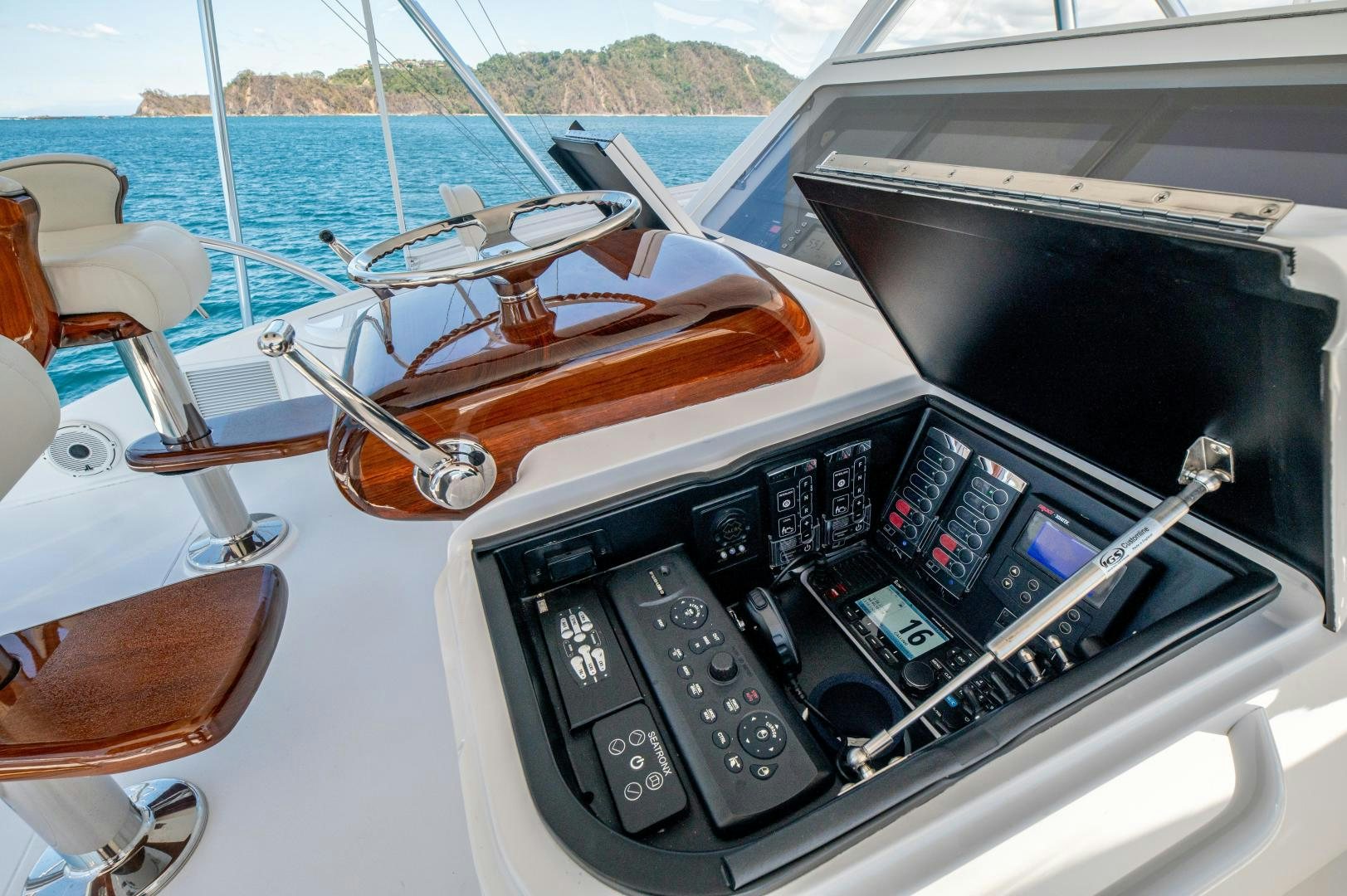 the inside of a boat aboard RAGIN CAJUN Yacht for Sale