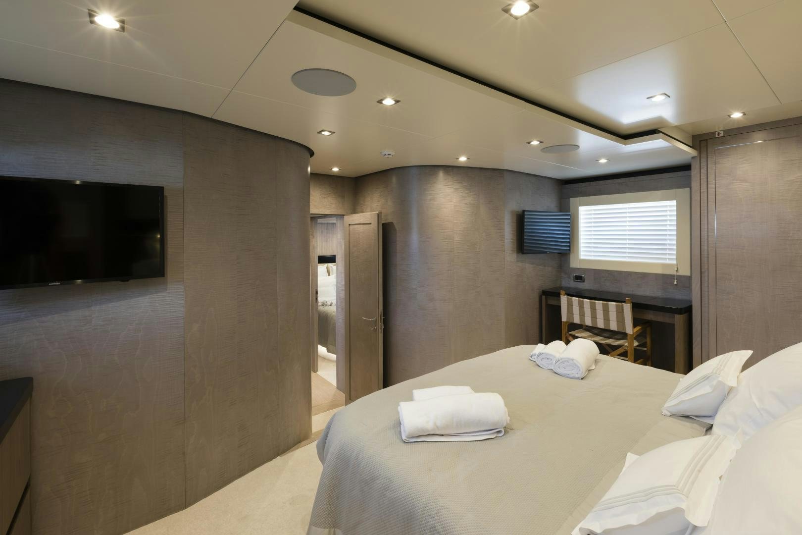 a hotel room with a bed aboard FRANCESCA Yacht for Sale