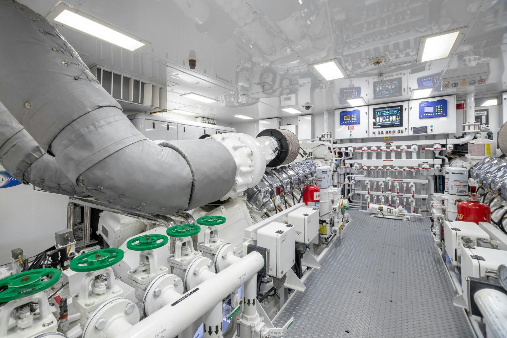 a room with many machines aboard ROCHADE Yacht for Sale