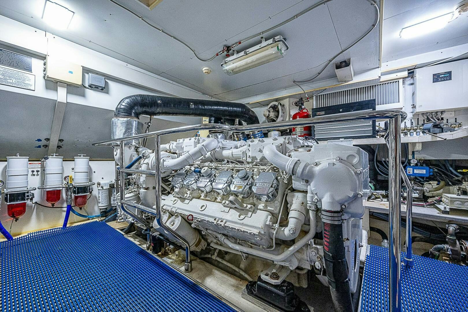 a machine with a blue sheet aboard KNOT NANNY'S Yacht for Sale