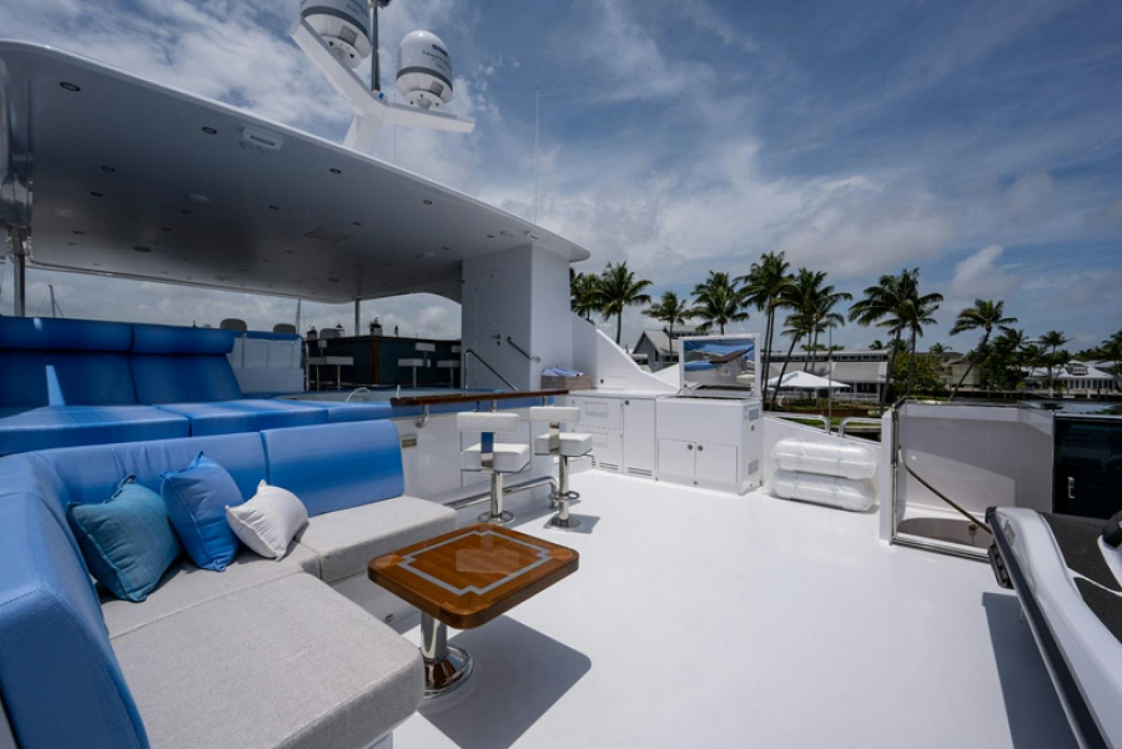 a room with a pool aboard CONGVOYAGE Yacht for Sale