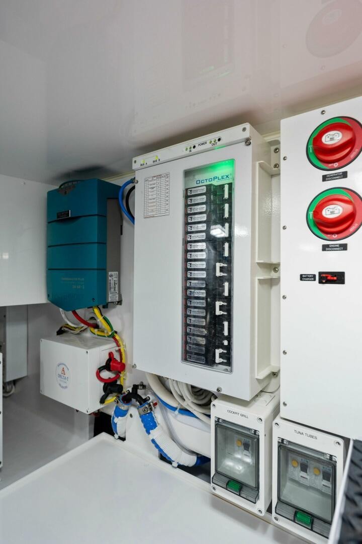 a machine with a screen aboard SHOE  Yacht for Sale