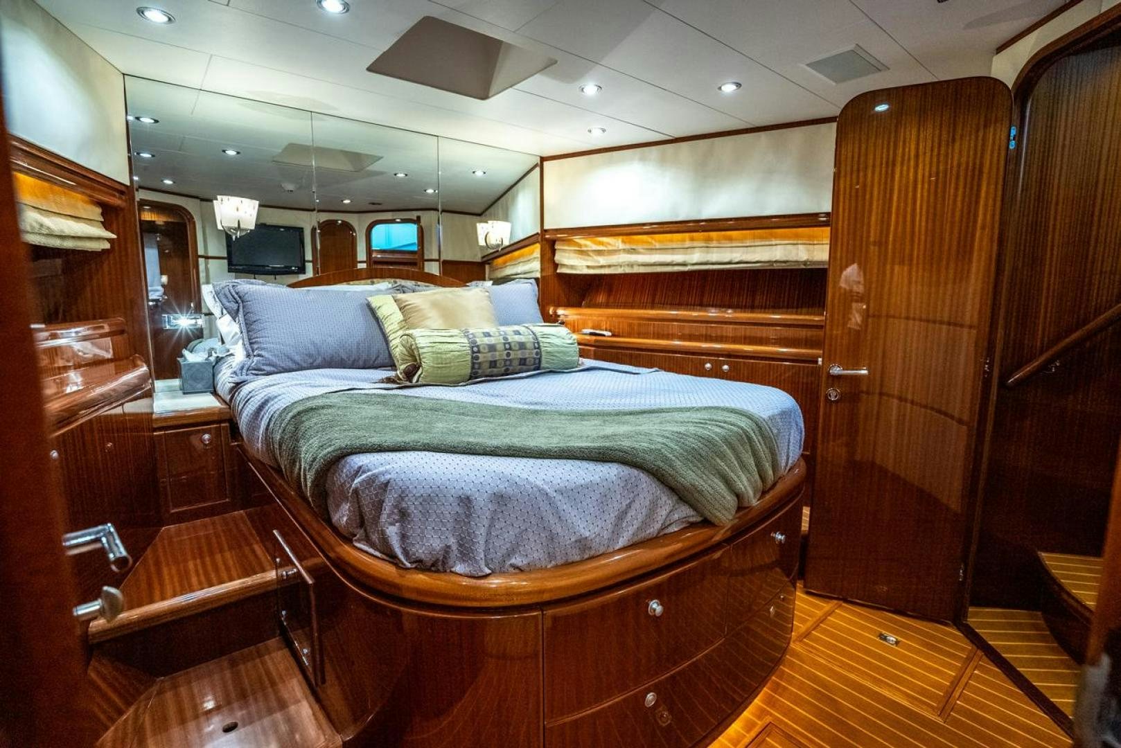 a bed in a room aboard AMERICAN HONEY Yacht for Sale