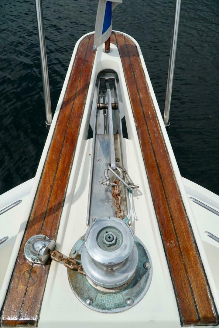 a boat with ropes aboard JOIE DE VIE Yacht for Sale