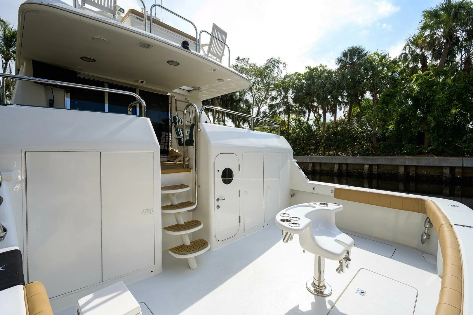 a large white machine aboard LOST TEXAN Yacht for Sale