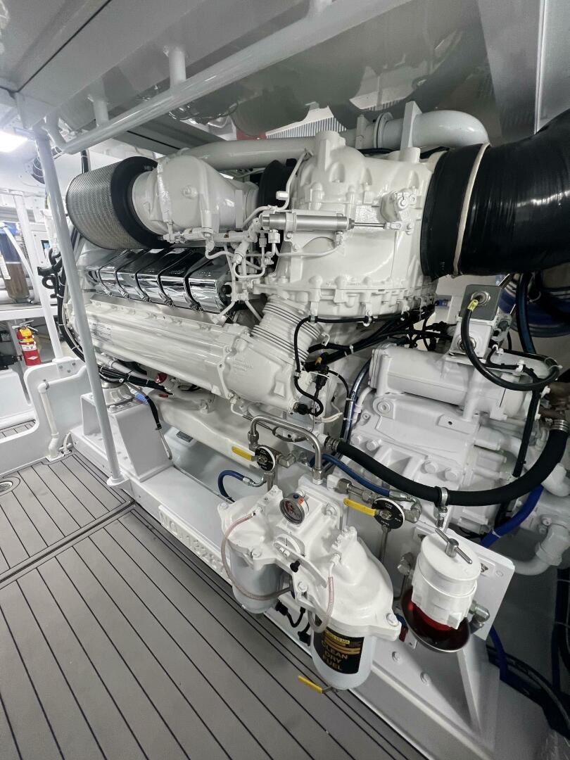 a machine with a large metal cylinder aboard HULLBILLY Yacht for Sale