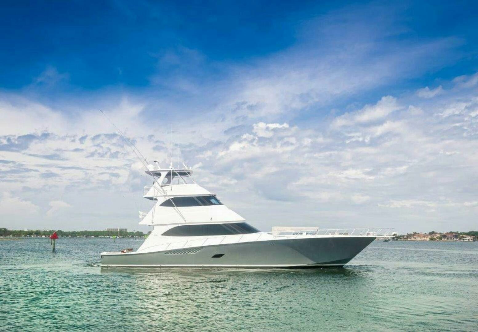 a white yacht in the water aboard BAREFOOT DRIVE Yacht for Sale