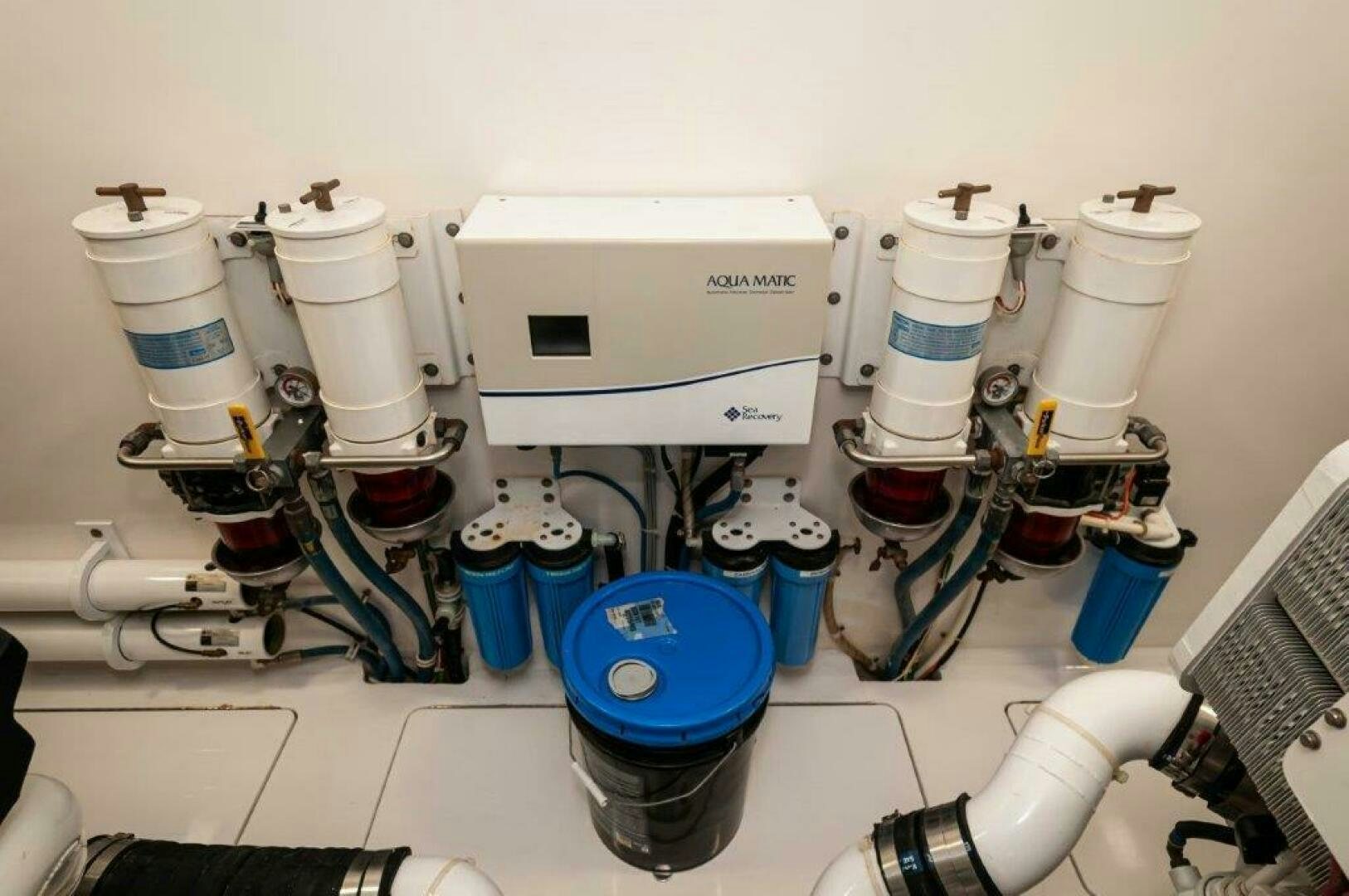 a machine with many tubes aboard BAREFOOT DRIVE Yacht for Sale