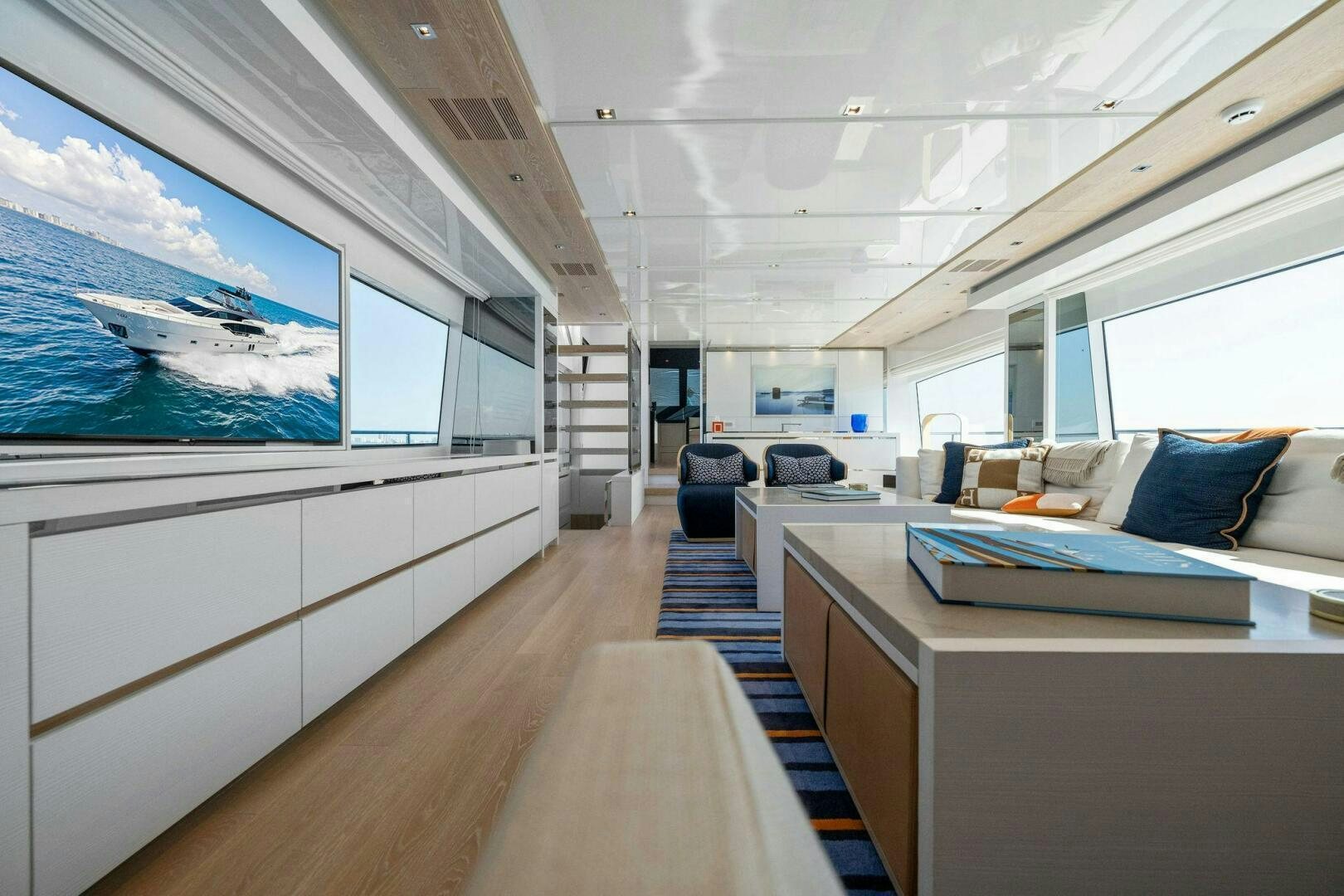 a room with a bed and a desk aboard SORI SAN LORENZO Yacht for Sale