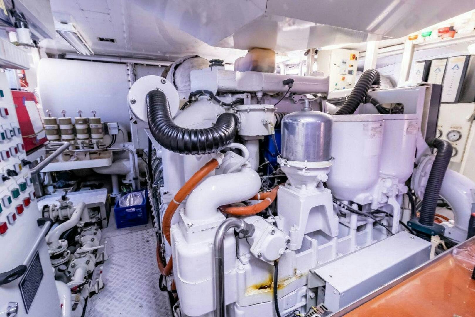 a machine with a large metal pipe aboard MITSEAAH Yacht for Sale