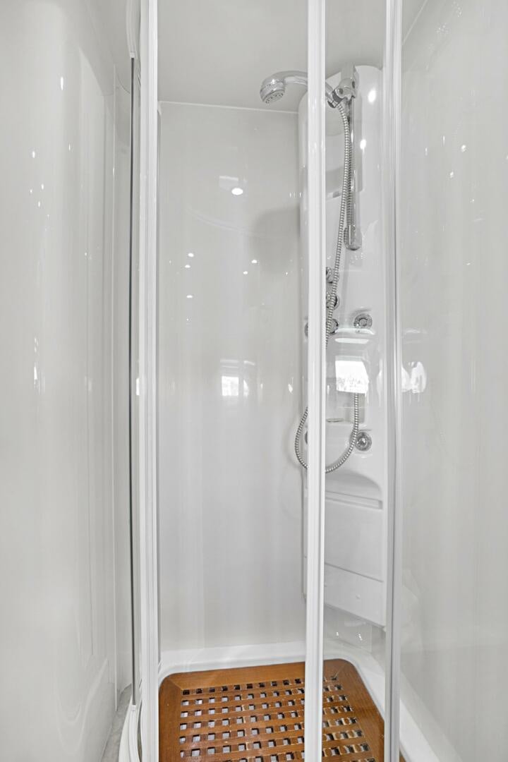 a shower with a basket aboard SUN ADVENTURES Yacht for Sale