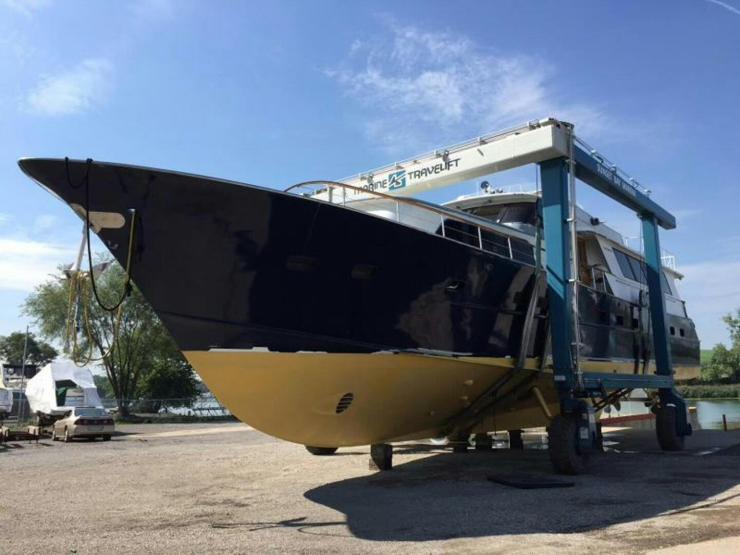 a large metal object on a trailer aboard SOUTHERN BREEZE Yacht for Sale