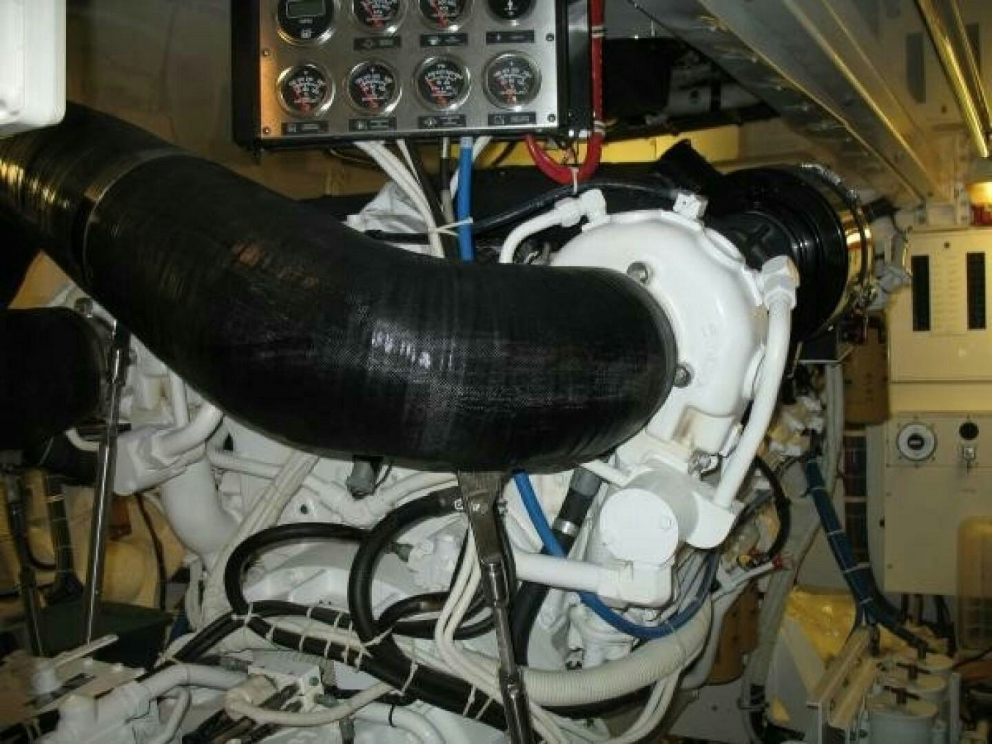 a machine with a large pipe aboard LIVNWEL Yacht for Sale