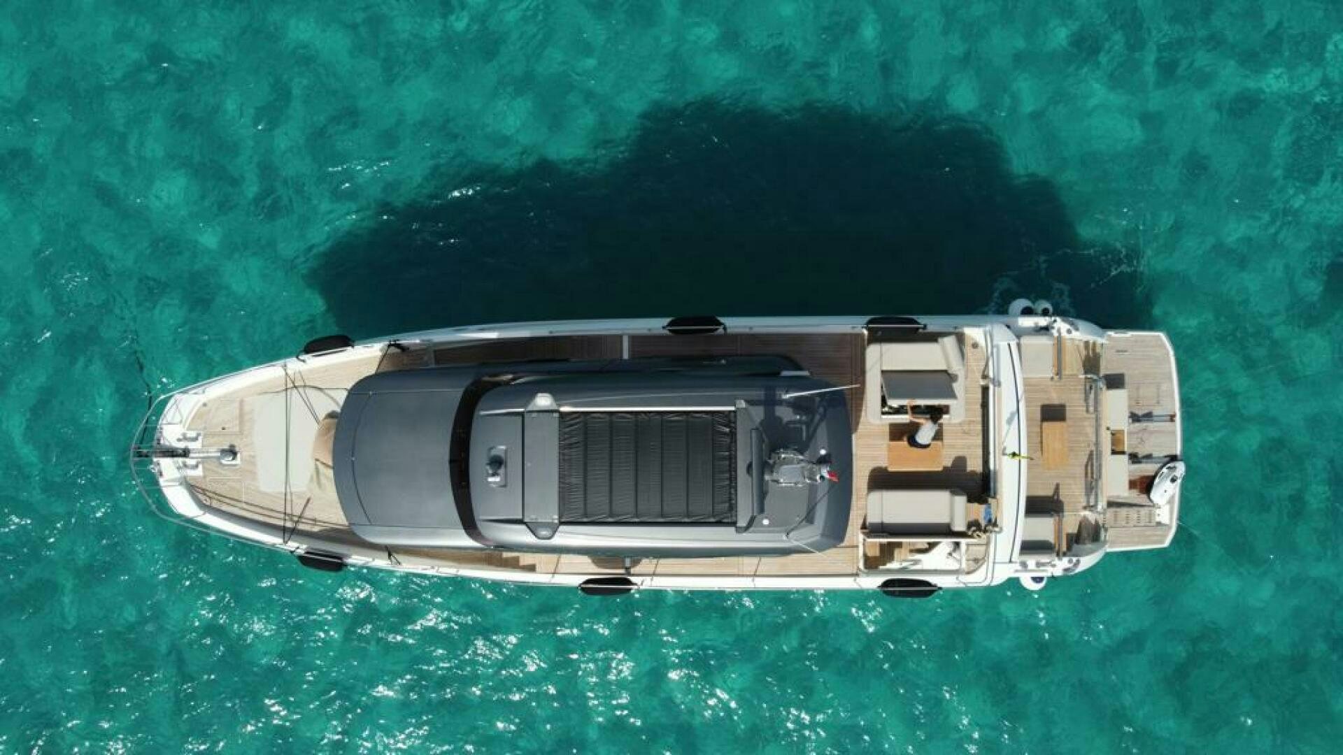 a space ship in the water aboard IL DISFRUTE Yacht for Sale