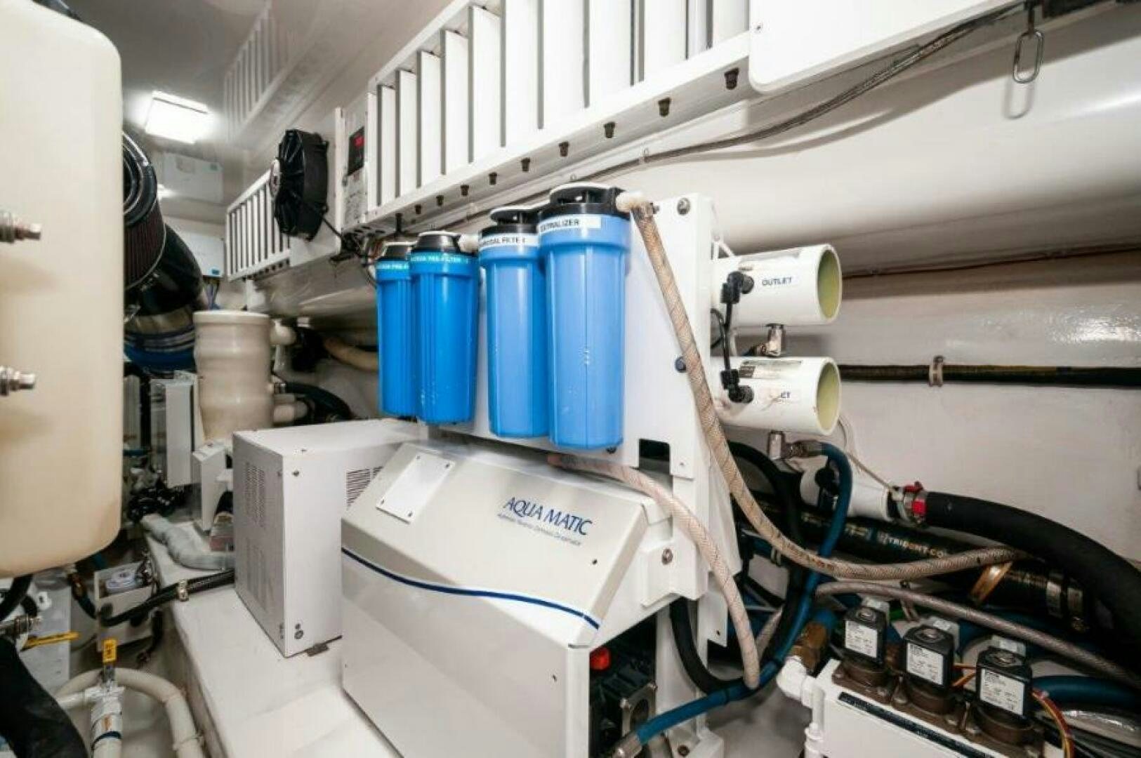 a machine with blue tubes aboard POUR INTENTIONS Yacht for Sale