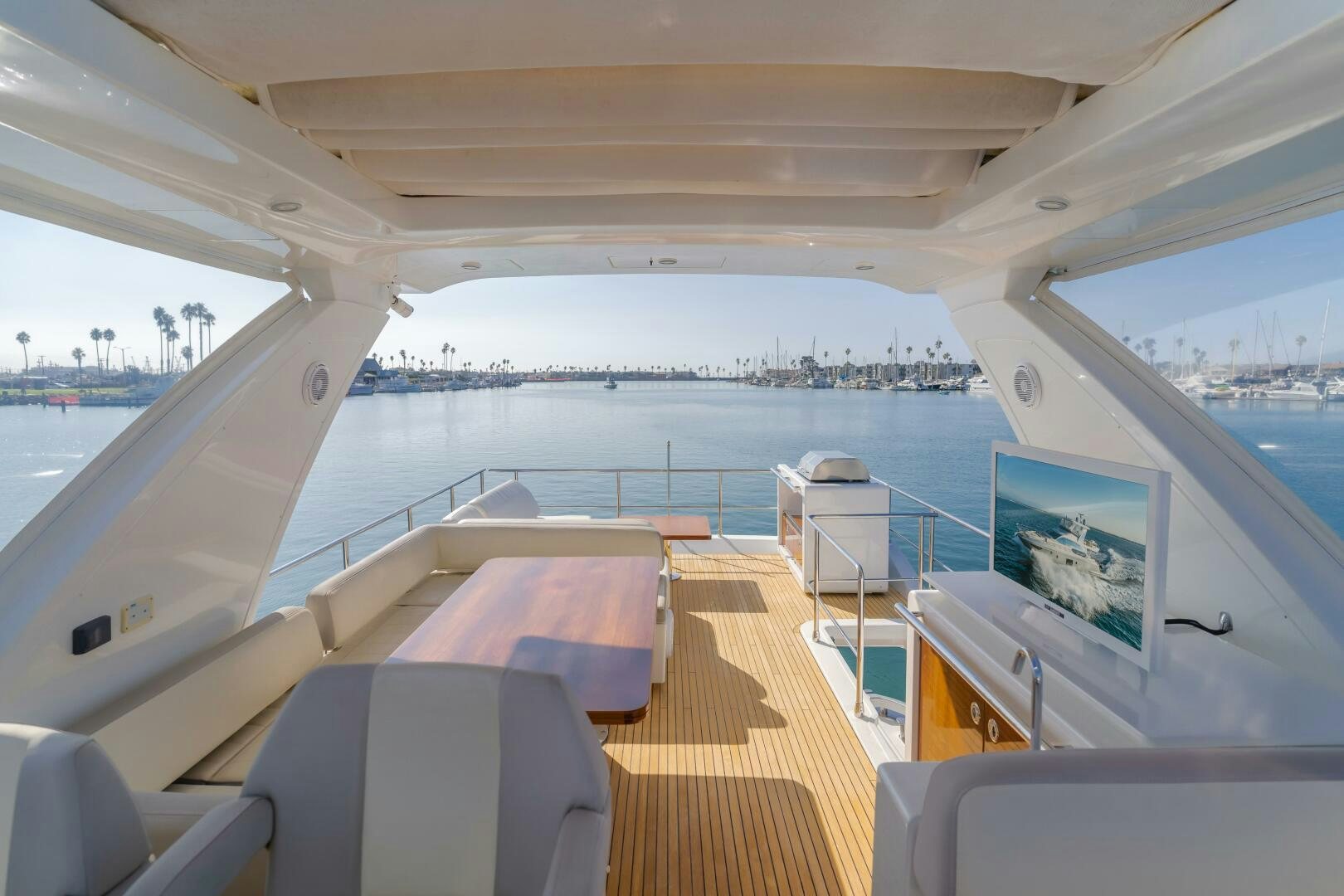 inside of a boat aboard TCHANTCHES Yacht for Sale