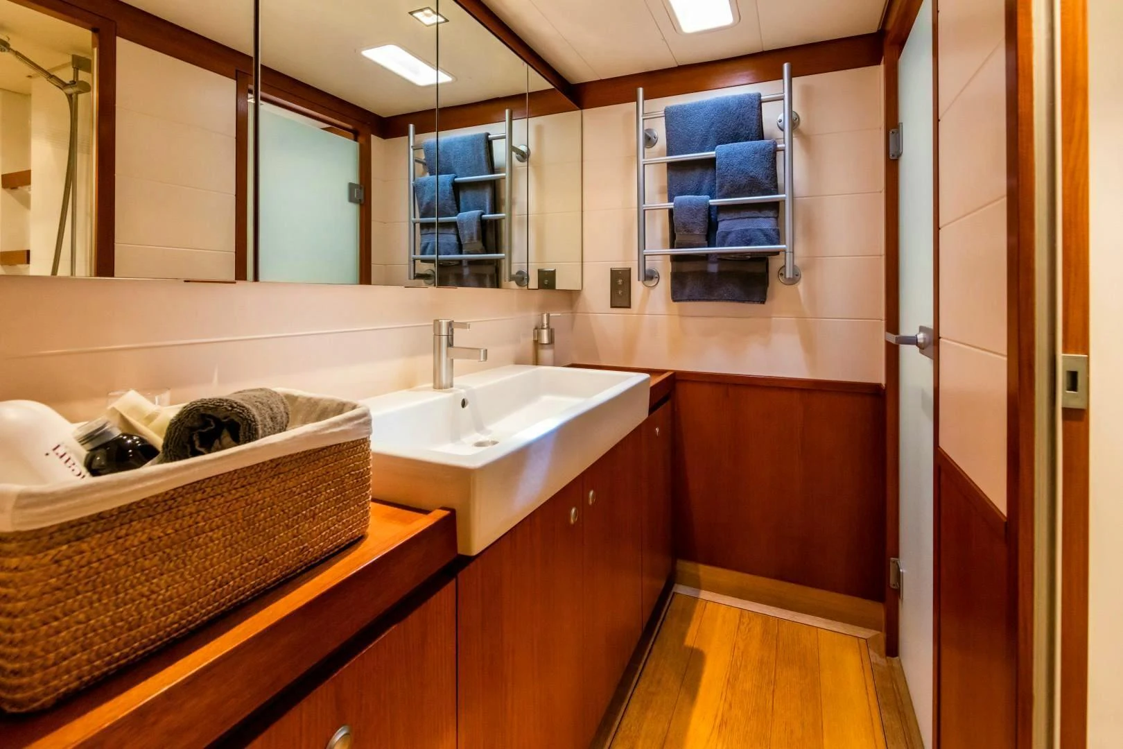 a bathroom with two sinks aboard HOPPETOSSE Yacht for Sale