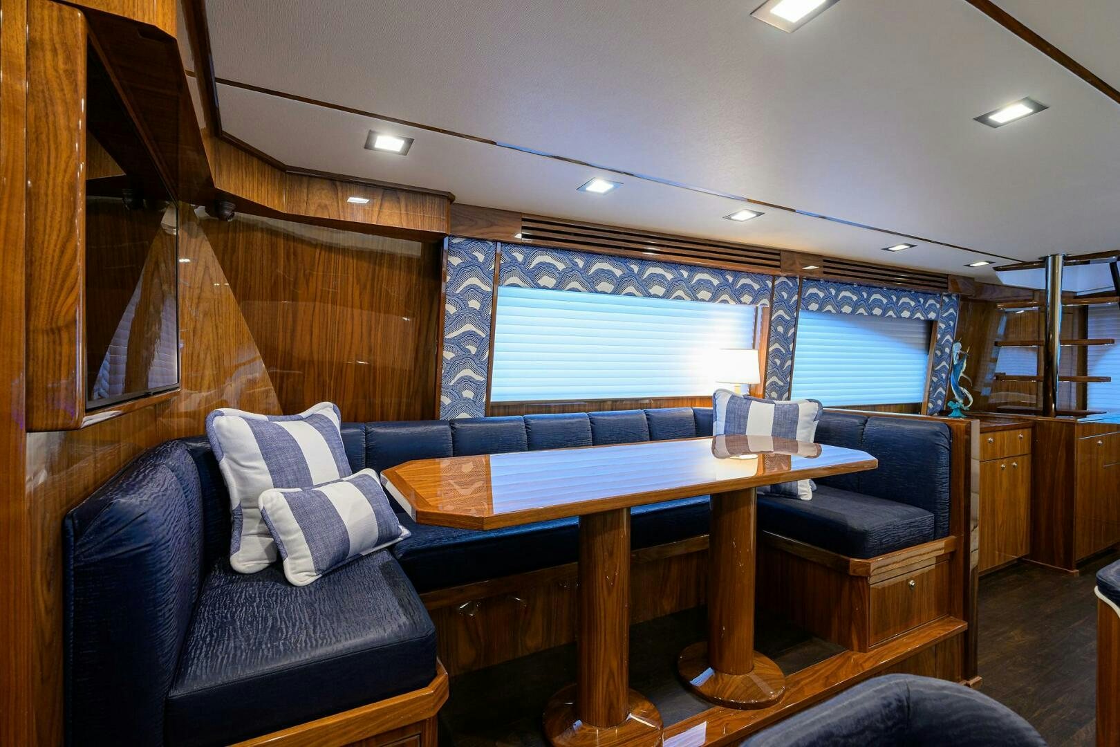 a room with a couch and a table aboard FOR PETE'S SAKE Yacht for Sale
