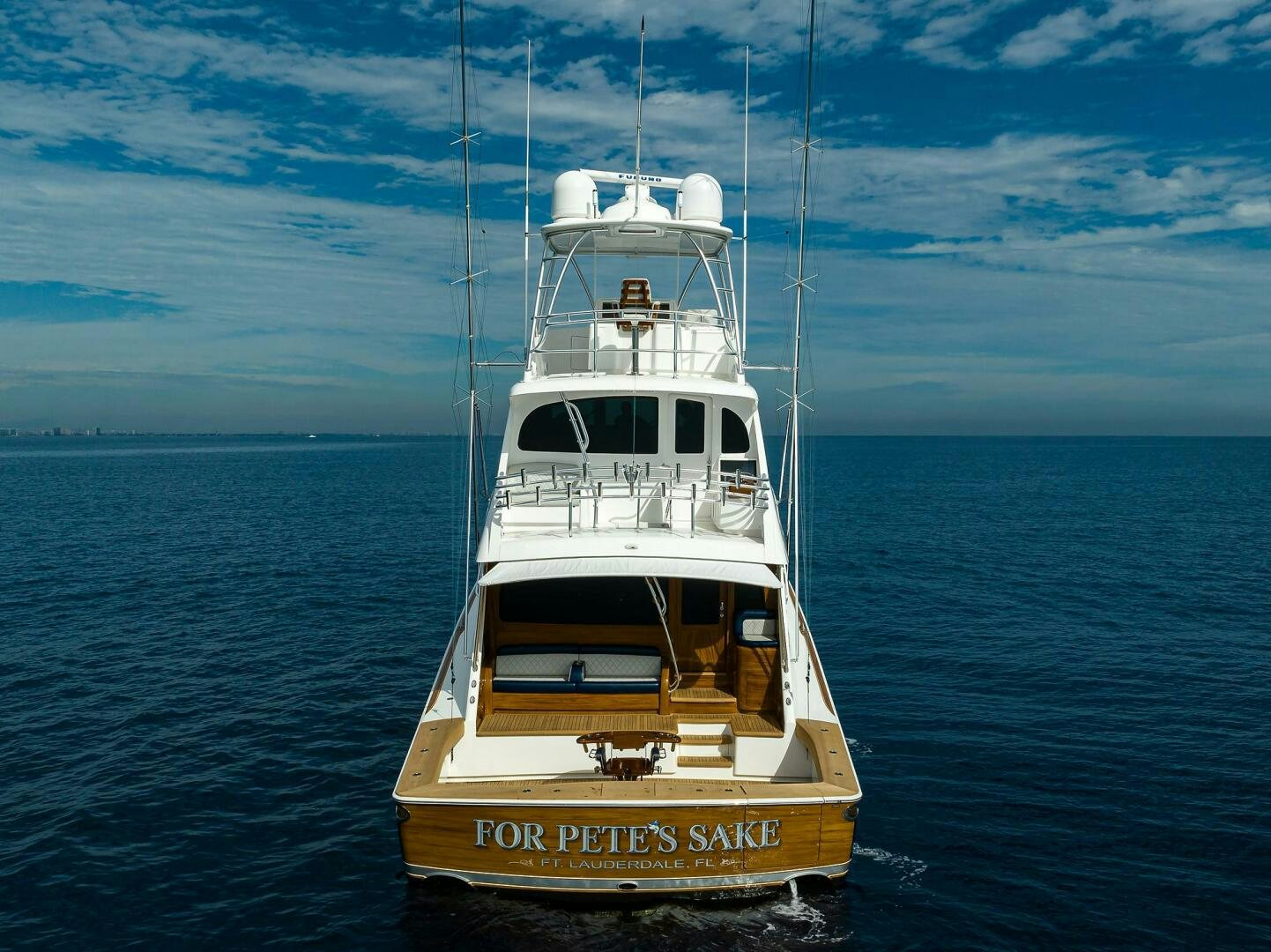 a boat in the water aboard FOR PETE'S SAKE Yacht for Sale