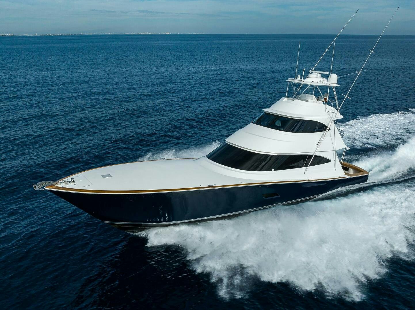 a boat on the water aboard FOR PETE'S SAKE Yacht for Sale