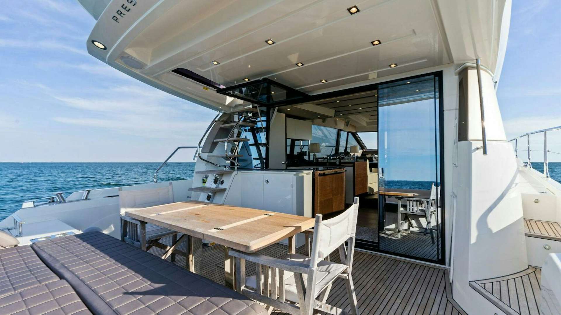 R t time
Yacht for Sale