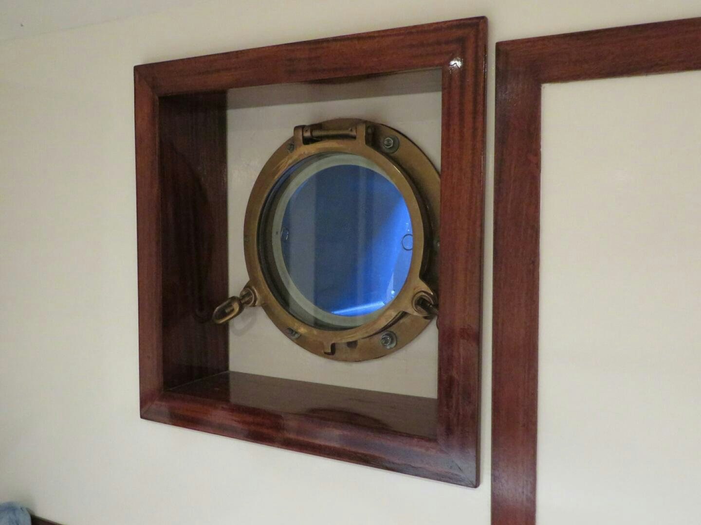 a mirror on a wall aboard PRESCOTONT Yacht for Sale