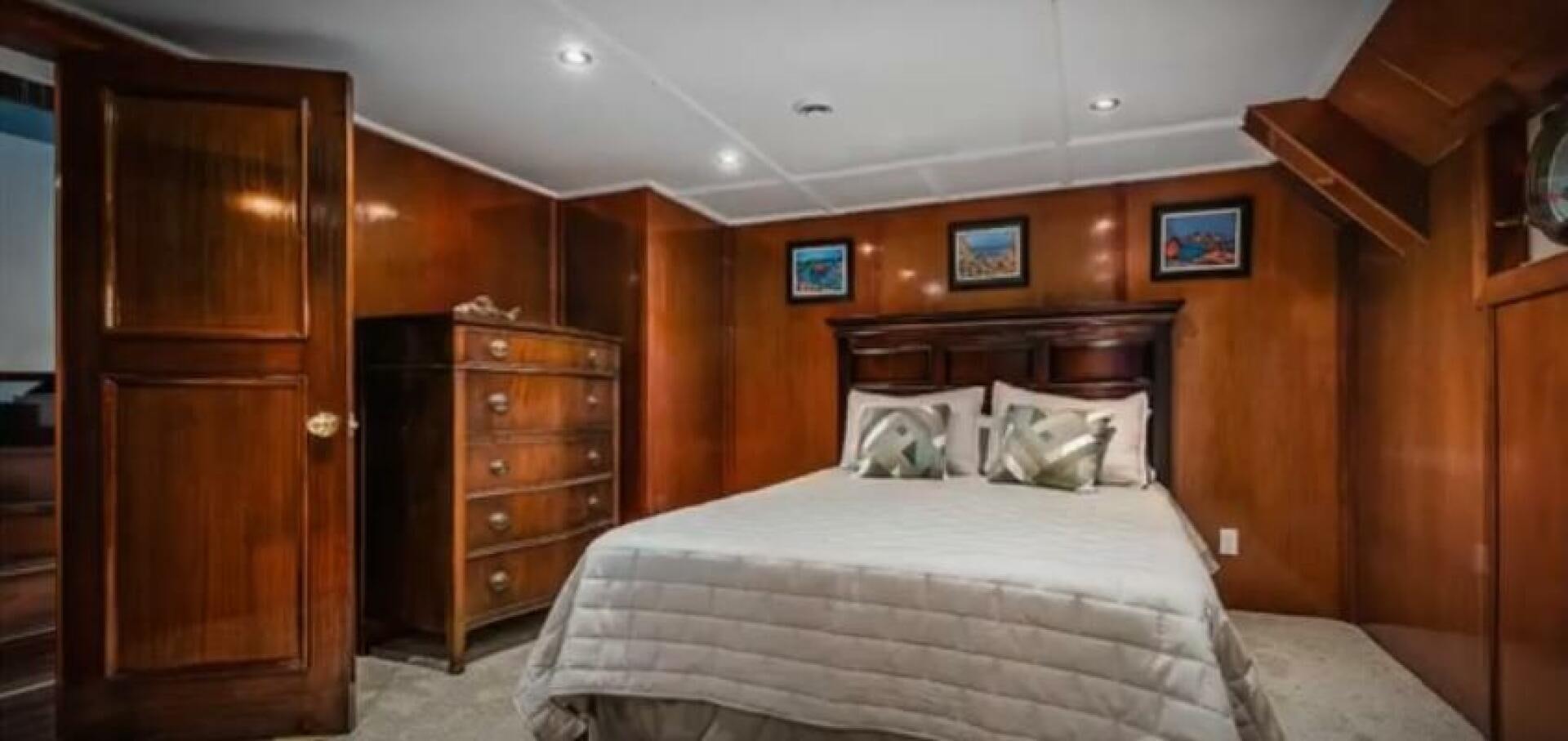 a bed in a cabin aboard PRESCOTONT Yacht for Sale