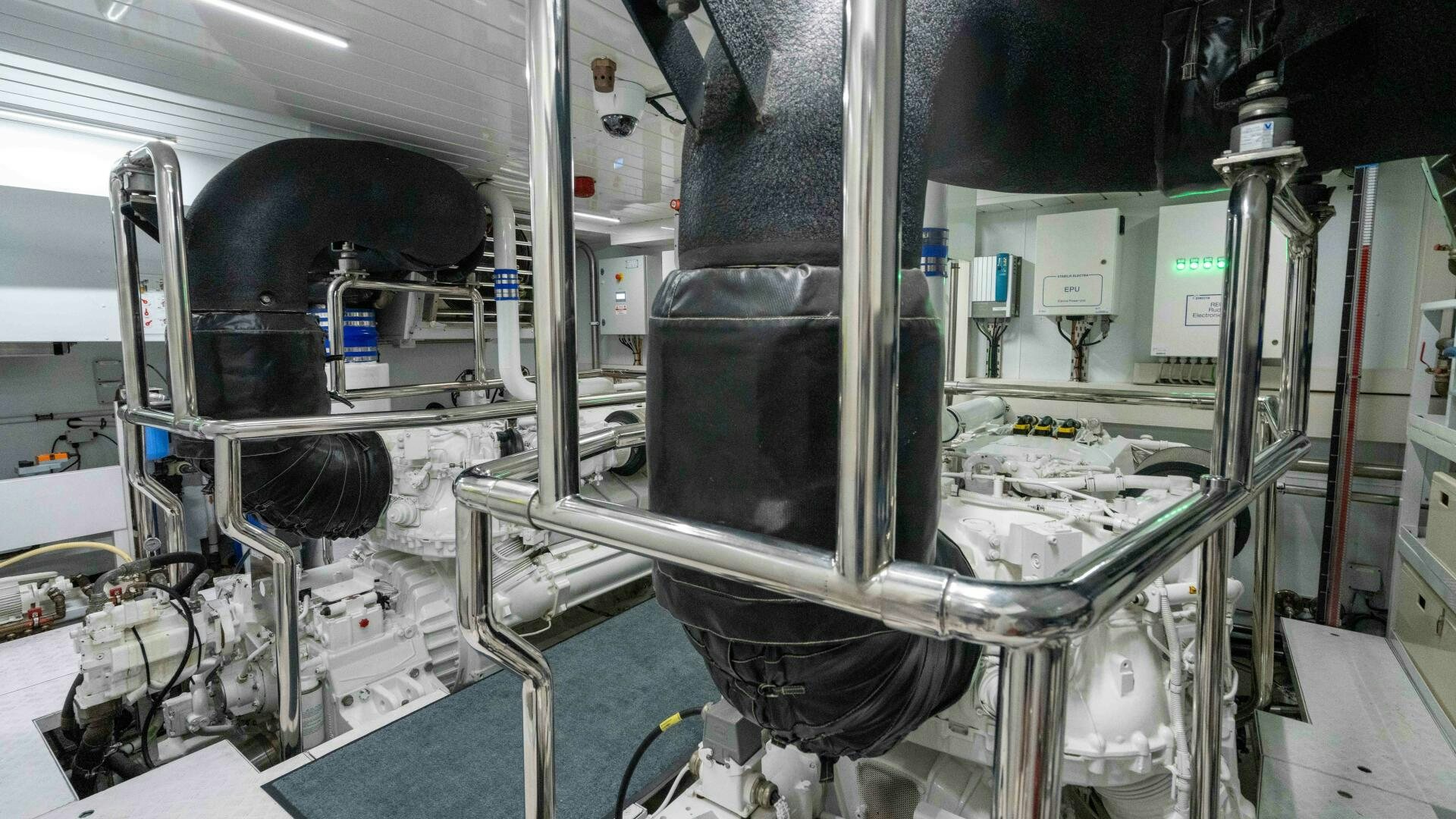 a machine in a room aboard HONEY POT Yacht for Sale