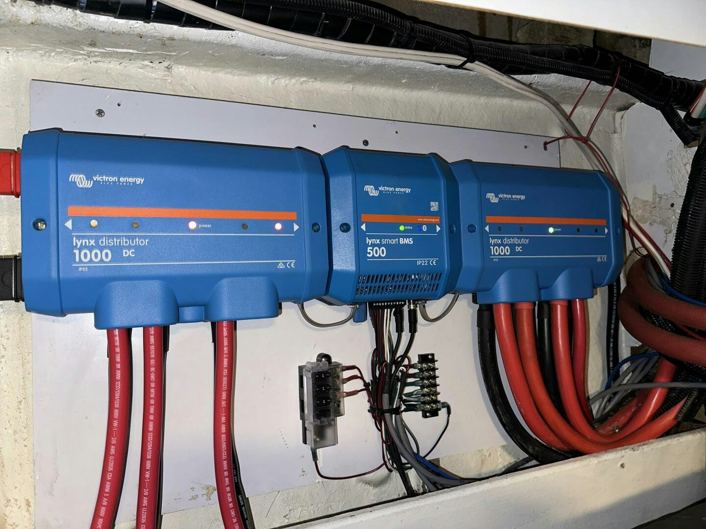 a blue and red machine aboard ALL ABORDEAUX Yacht for Sale