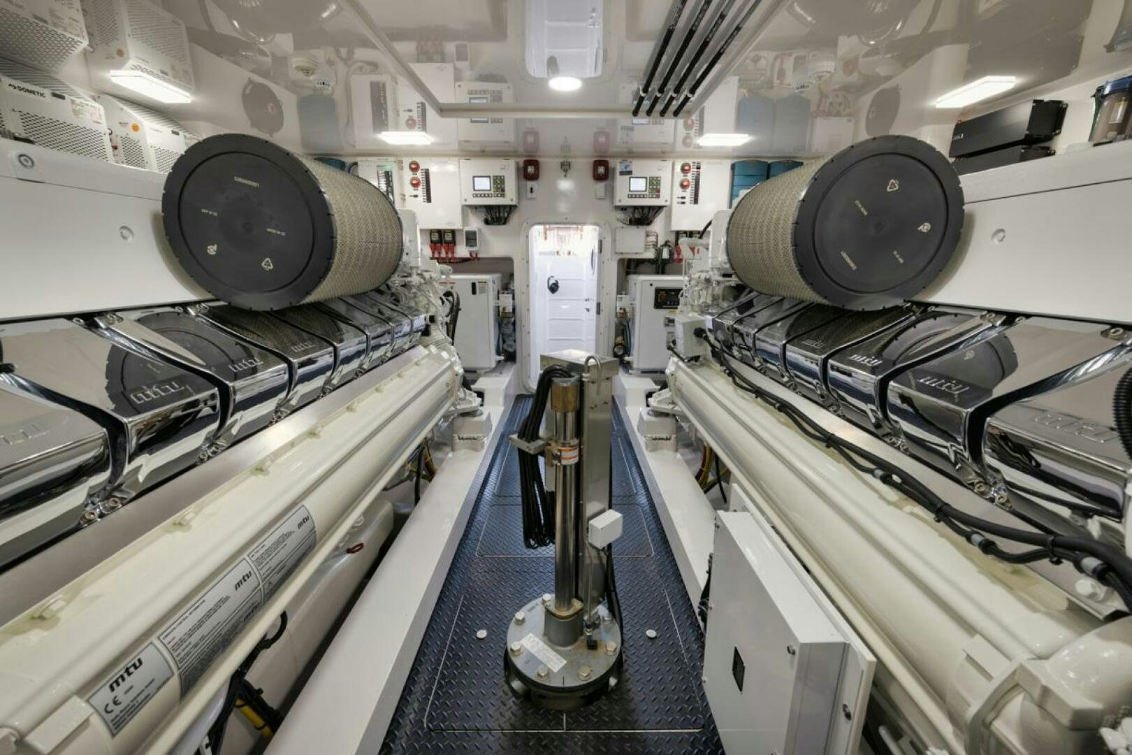 a room with machines aboard LUCKY DICK Yacht for Sale