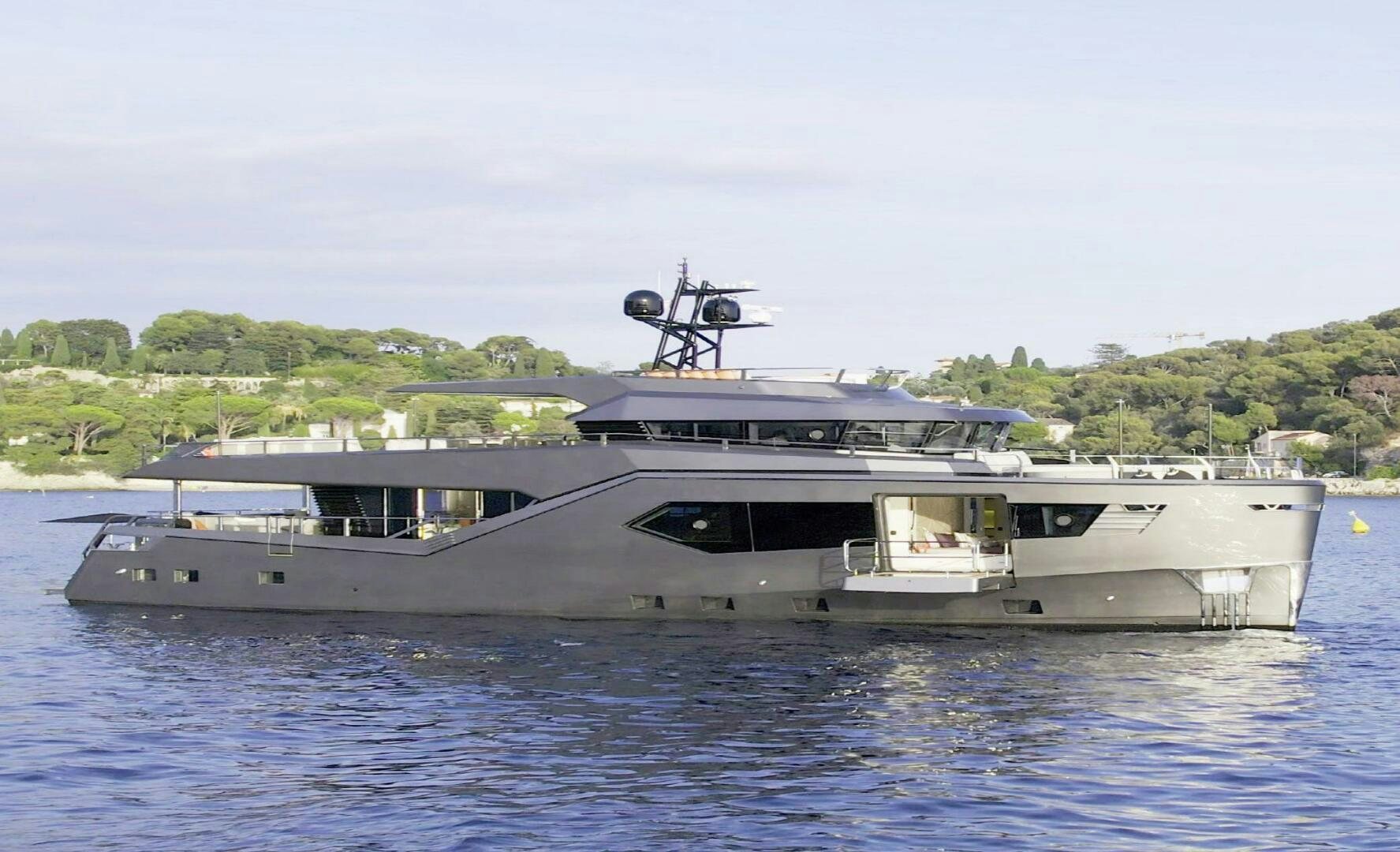 a boat in the water aboard BEACH CLUB Yacht for Sale