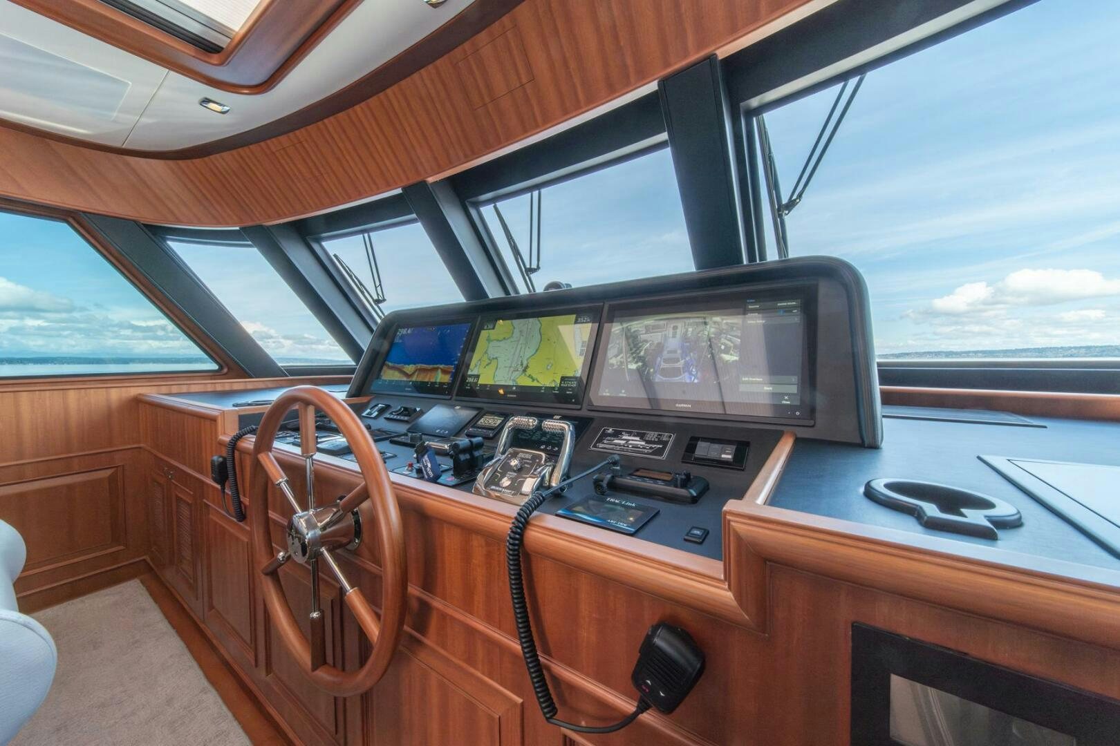 inside of a boat aboard ABRI SUR LA MER Yacht for Sale