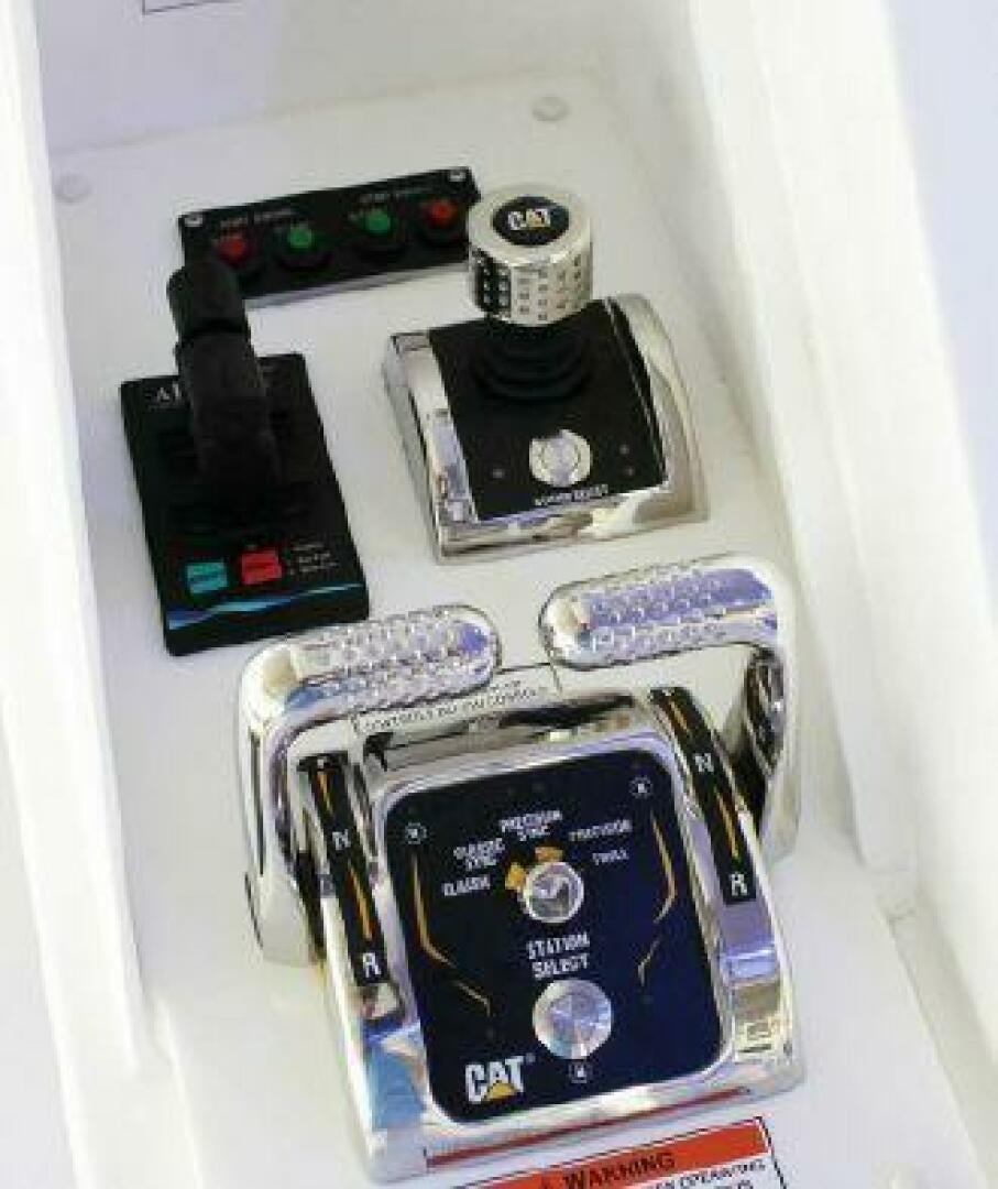 a box with a device inside aboard 75 HATTERAS M75 / 2020 Yacht for Sale