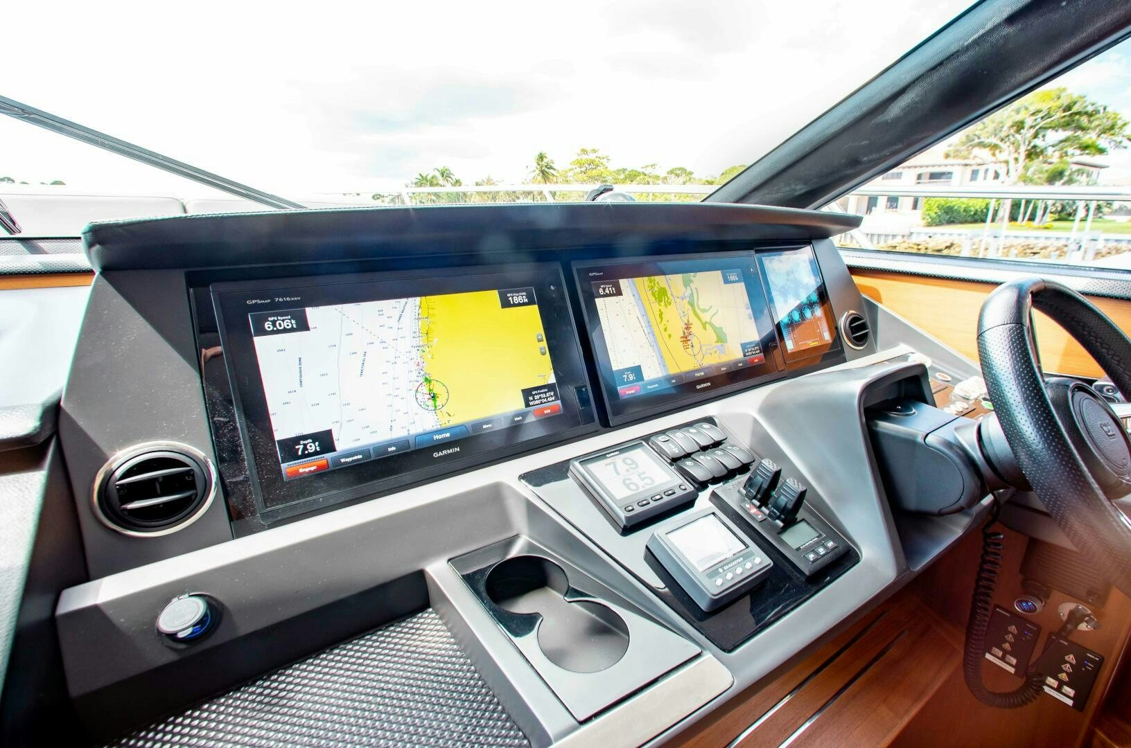 a car stereo system aboard RIPPLE Yacht for Sale