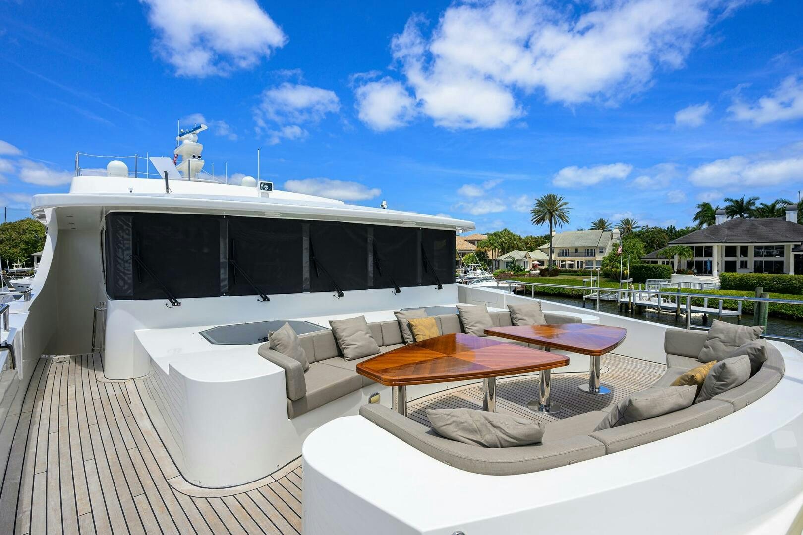 a modern house with a pool aboard KIMBERLIE Yacht for Sale