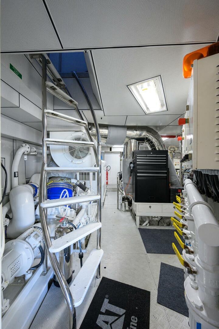 a room with machines aboard KIMBERLIE Yacht for Sale