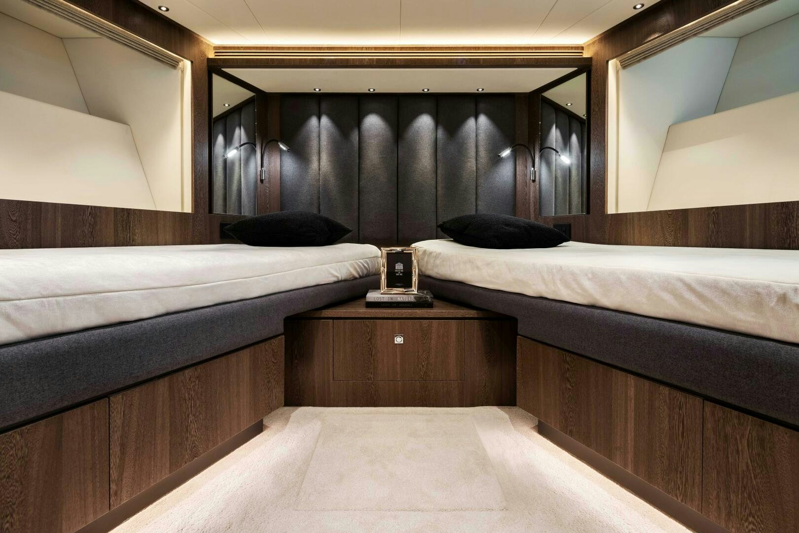 a room with two beds aboard FD80-614 Yacht for Sale
