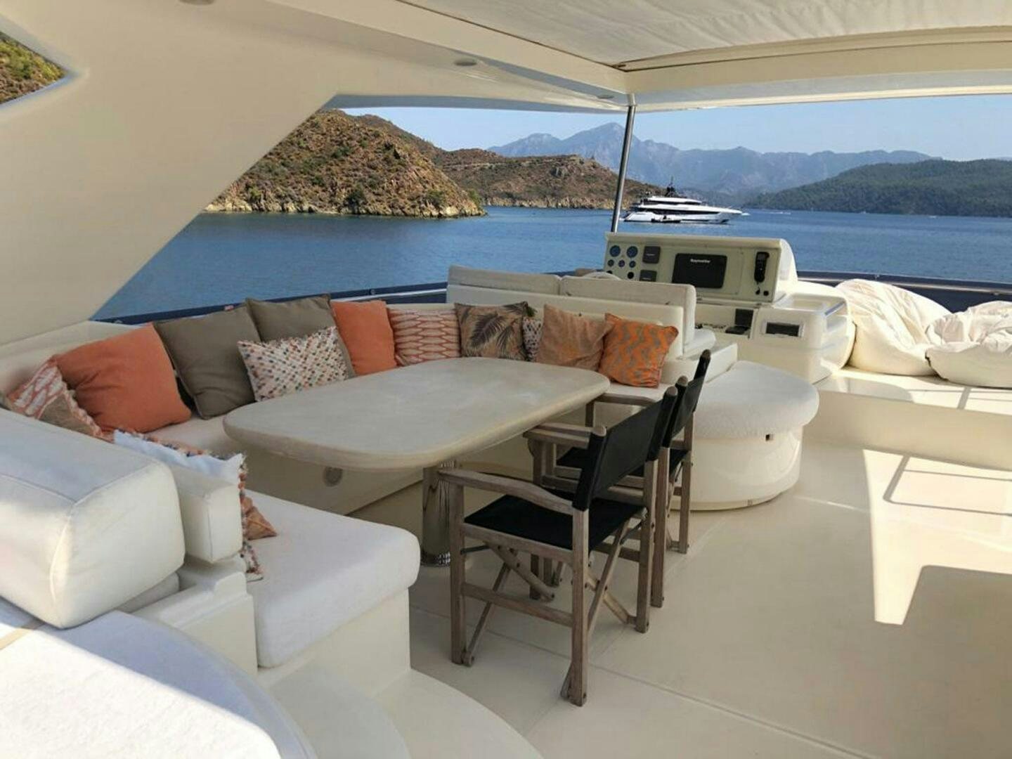 a boat on the water aboard MAR AZUL Yacht for Sale