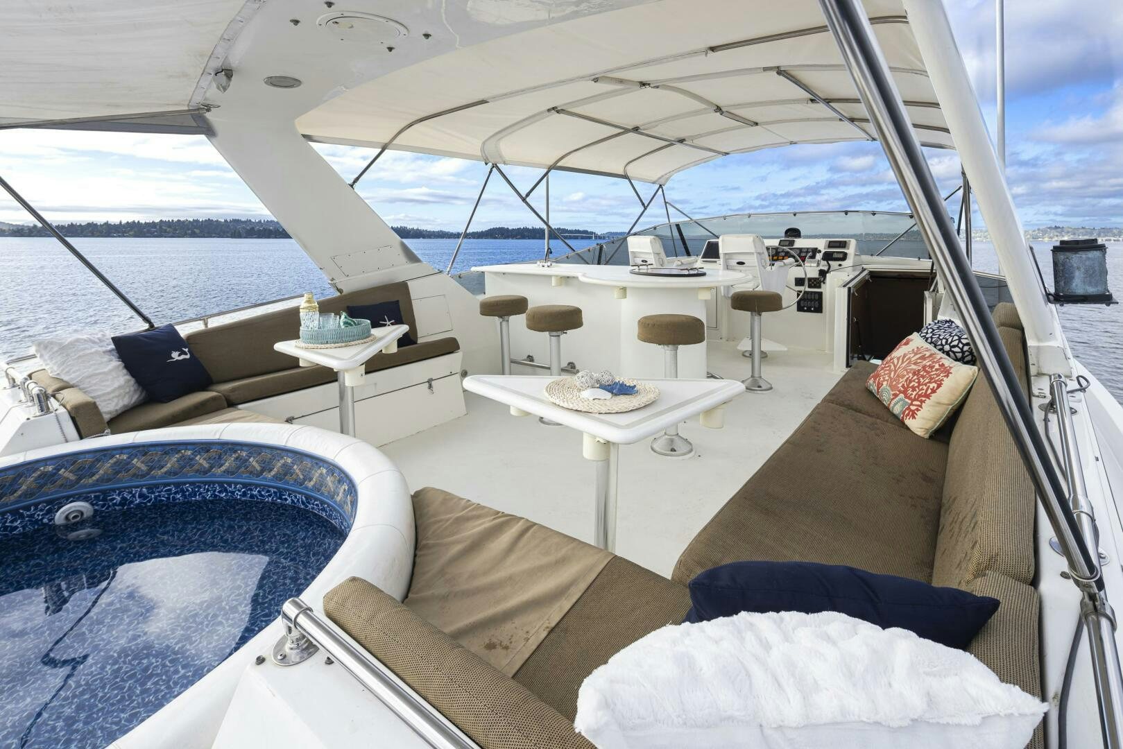inside of a boat aboard LISA SEA I Yacht for Sale